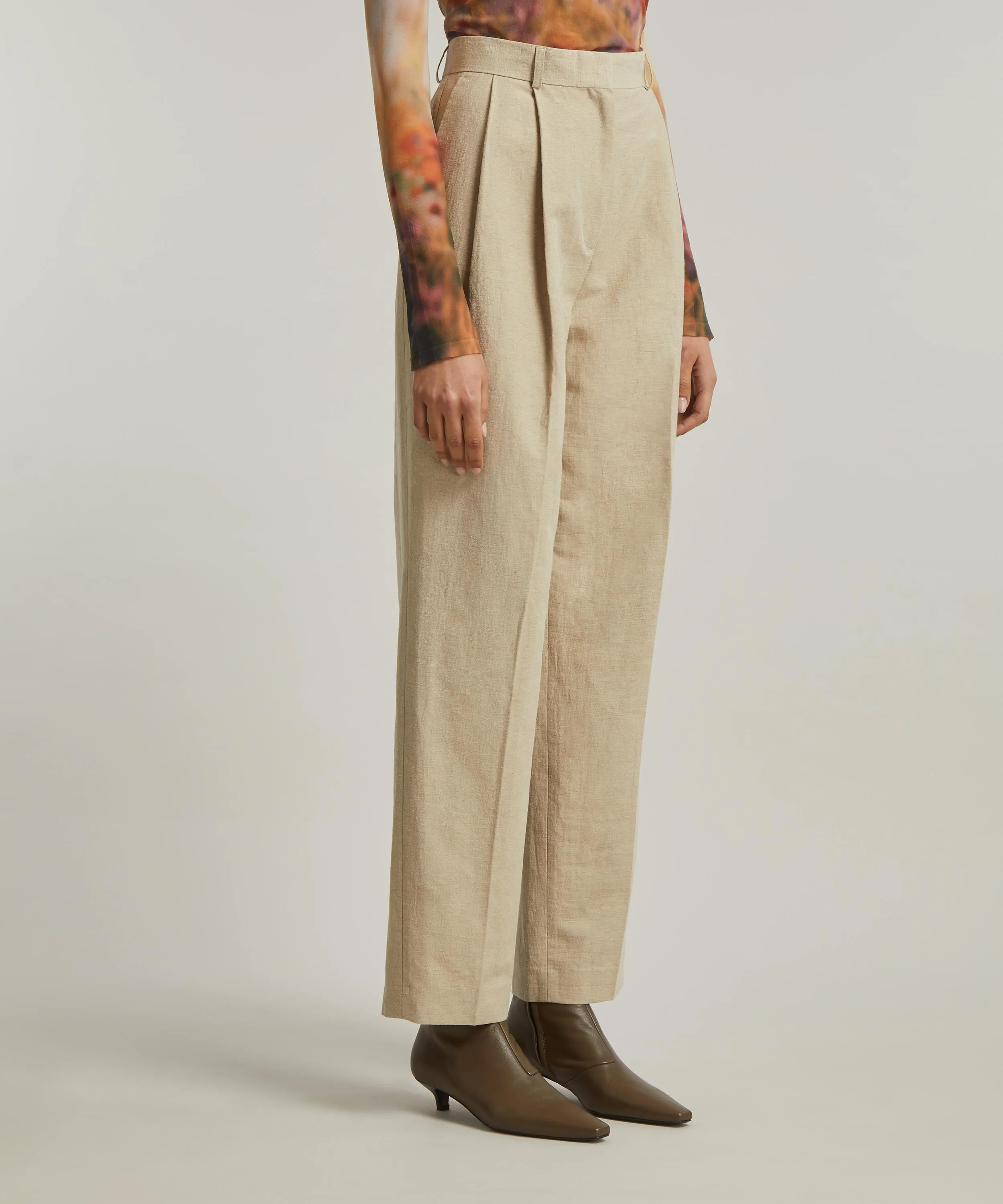 Double-Pleated Linen Tailored Trousers