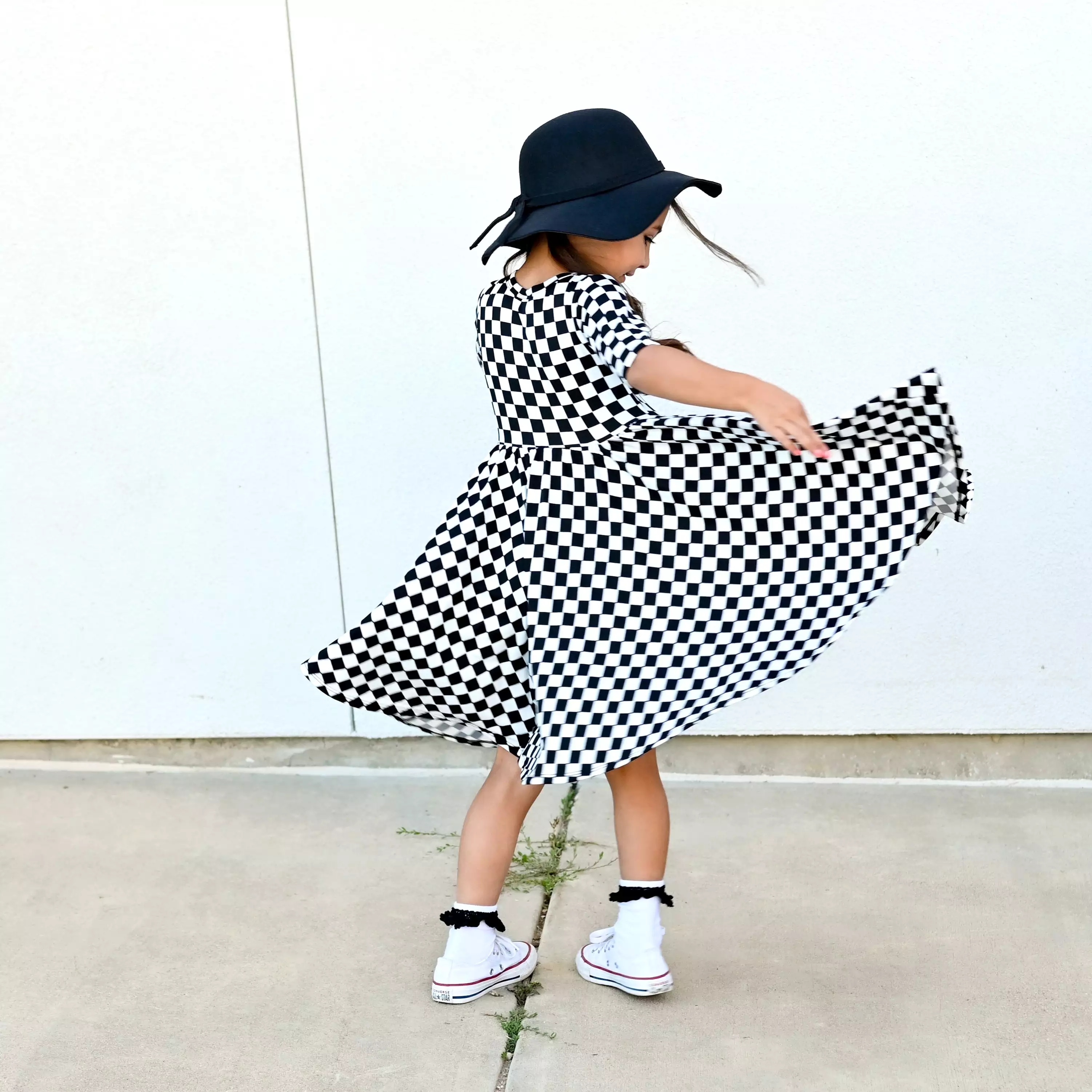 MID SLEEVE TWIRL DRESS- B+W Check