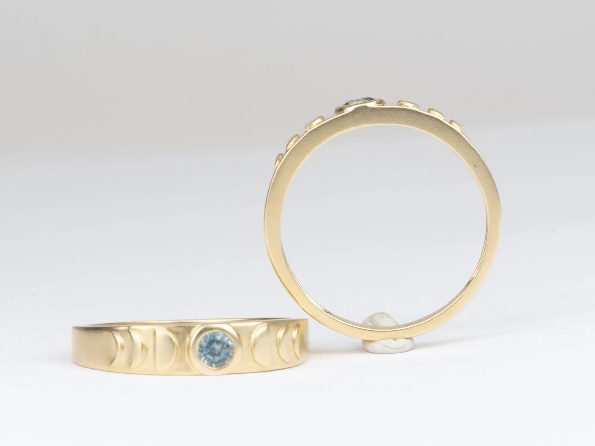 Montana Sapphire Crescent Moon 14K Gold Ring R6554