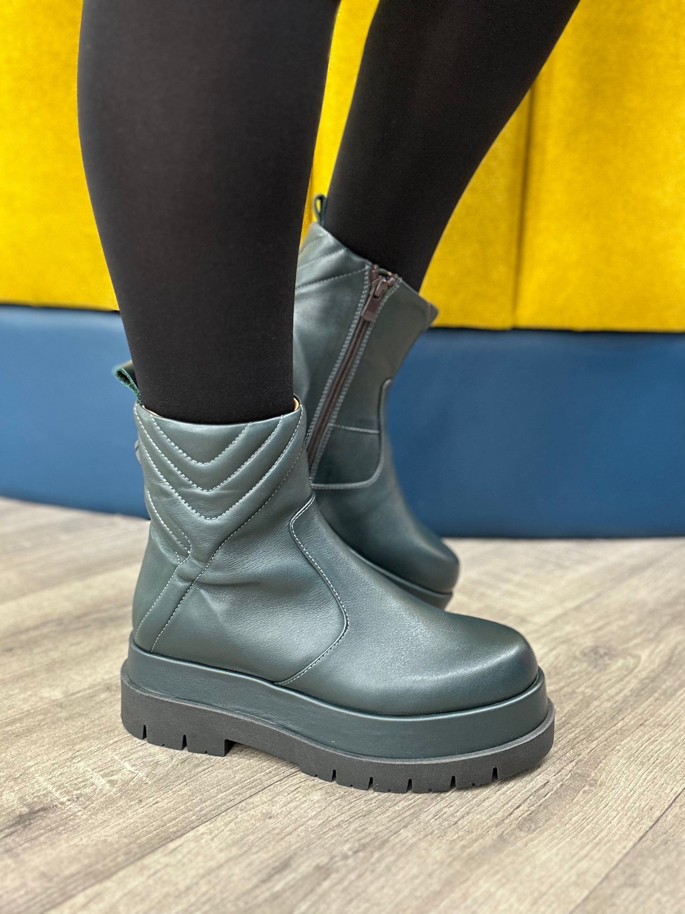 Repo A14624 Green Boot