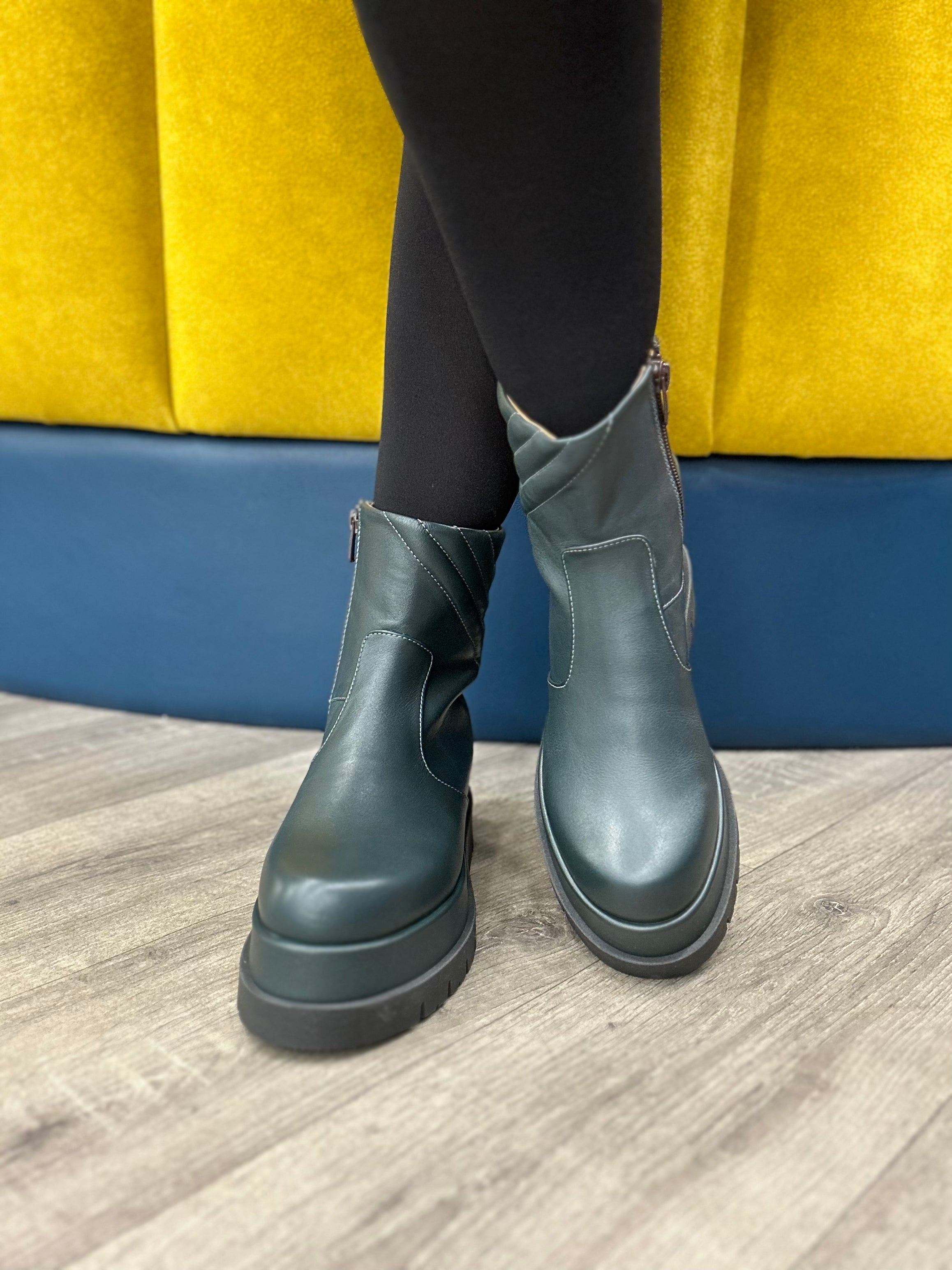 Repo A14624 Green Boot