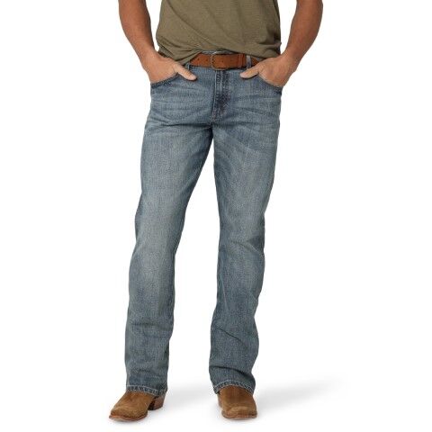 Wrangler Men's Retro Relaxed Fit Bootcut Jean in Greeley